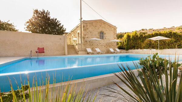 Villa Luna: Building Exterior, Outdoor, Pool