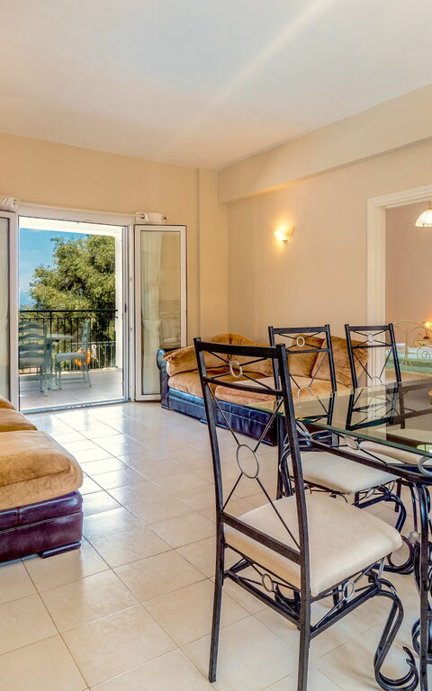 Villa Di Giovanni: Dining Room, Living Room