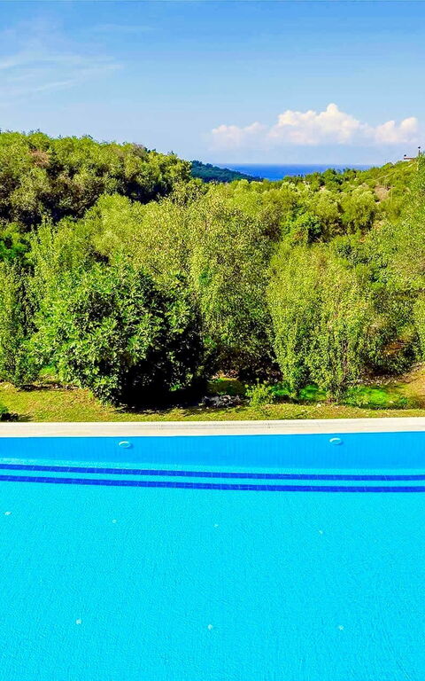 Villa Di Giovanni: Pool, Scenic View