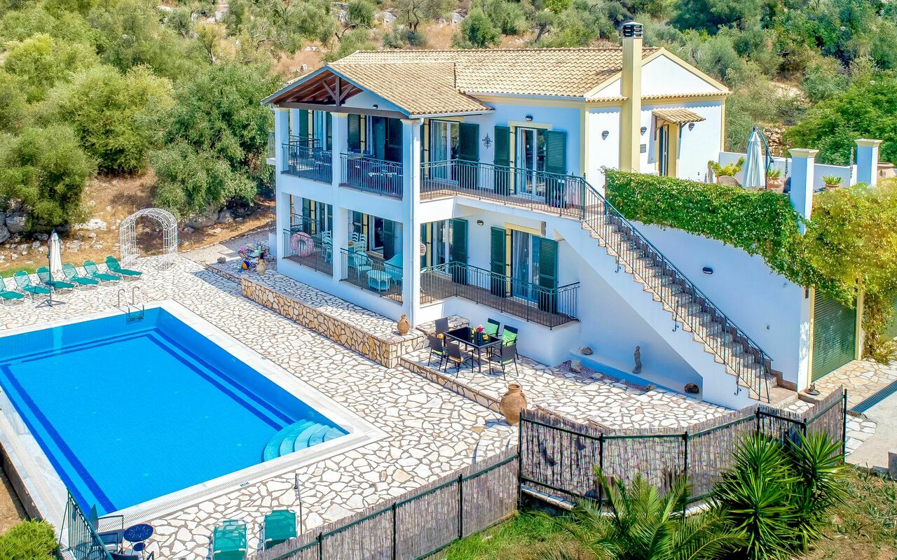 Villa Di Giovanni: Pool, Scenic View, Summer