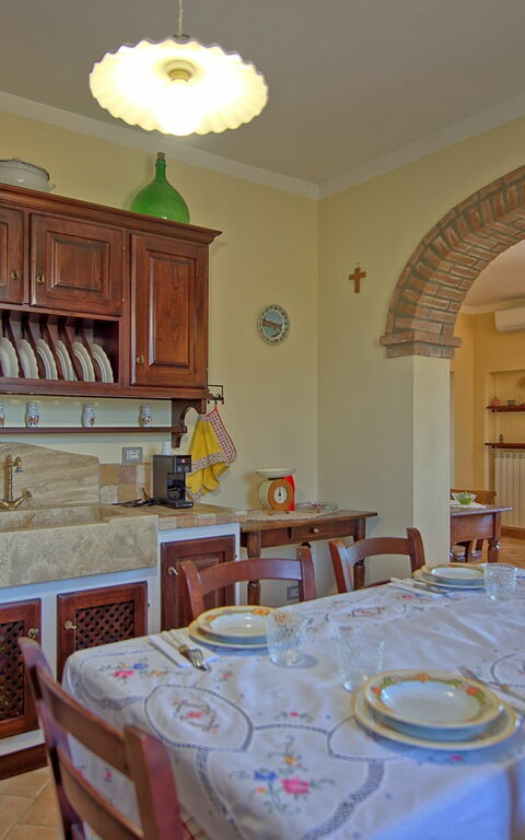 Casa Violina: Dining Room, Kitchen