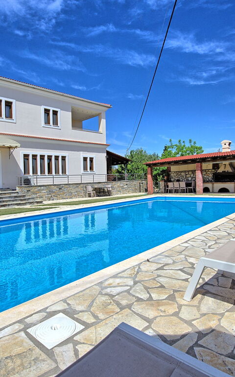 Acharavi Beach Villa: Outdoor, Pool, Summer