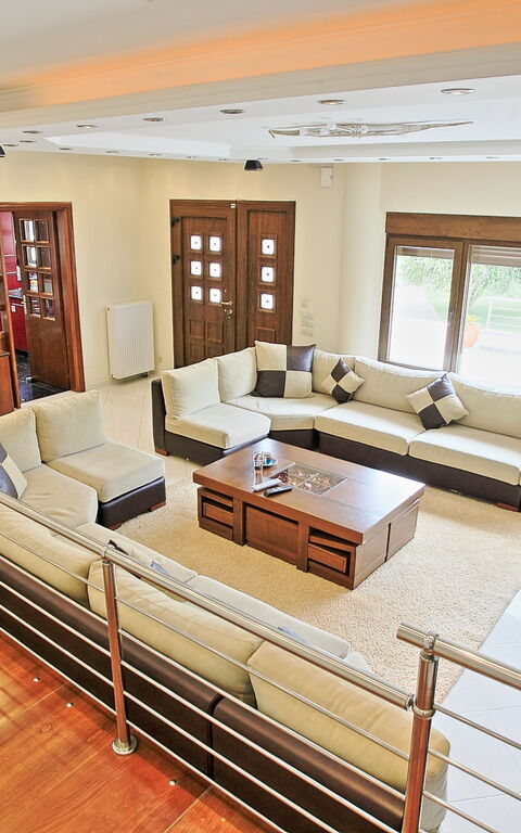 Acharavi Beach Villa: Living Room