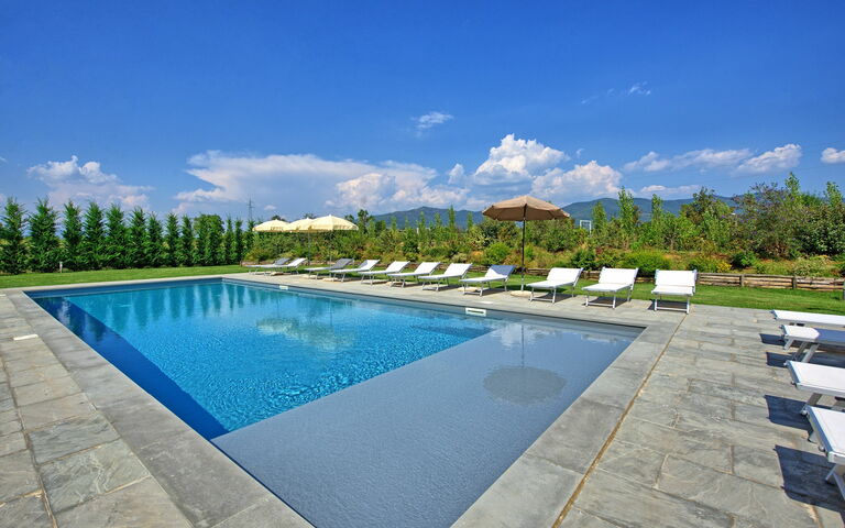 Villa Cangeli: Outdoor, Pool