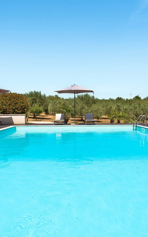 Villa Mara: Outdoor, Pool