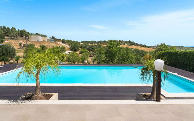 Villa Mara: Outdoor, Pool