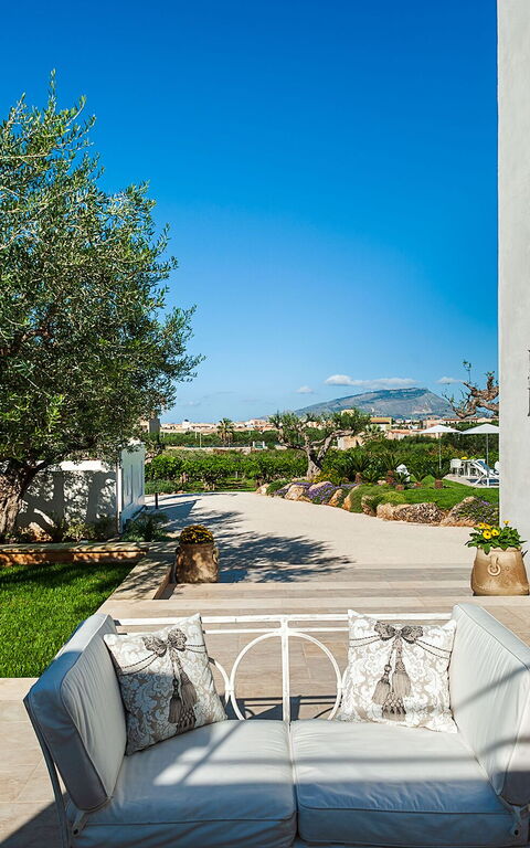 Villa Pigna Bianca: Balcony / Terrace / Patio, Garden, Outdoor