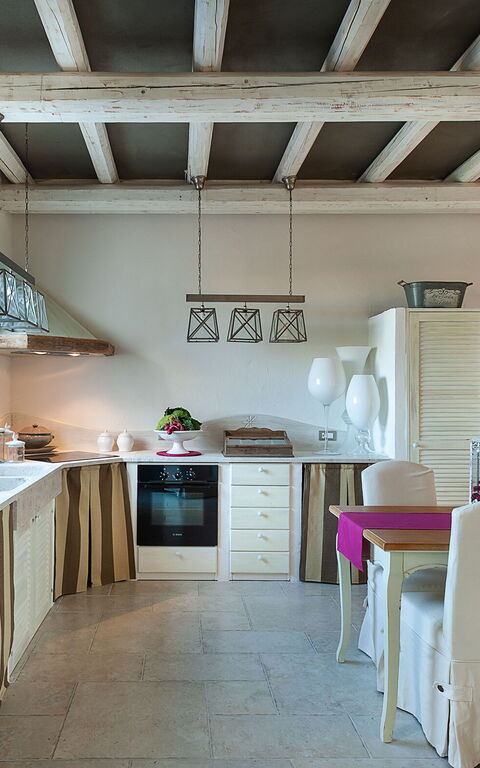 Villa Pigna Bianca: Dining Room, Kitchen