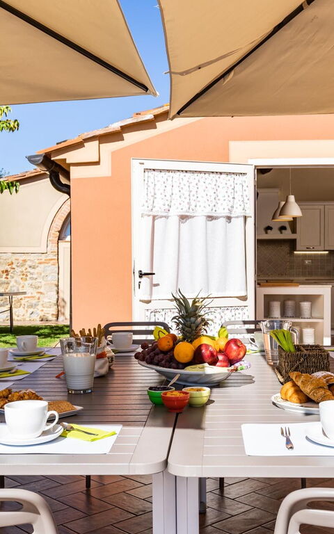 Villa Bonriposo: Building Exterior, Outdoor