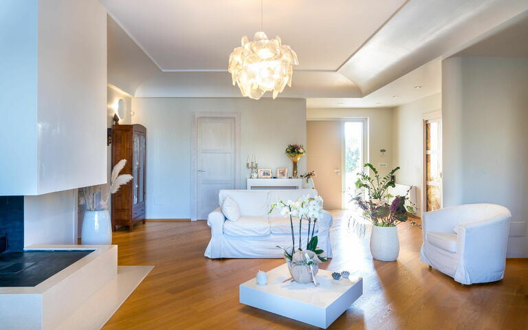 Villa Modigliani: Living Room