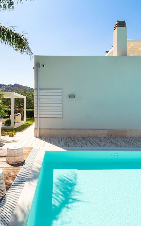 Villa Bellini: Building Exterior, Pool