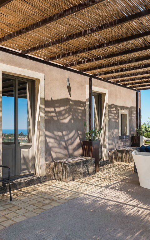 Villa Torre Etnea: Balcony / Terrace / Patio, Building Exterior, Outdoor