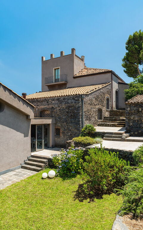 Villa Torre Etnea: Building Exterior, Garden, Outdoor