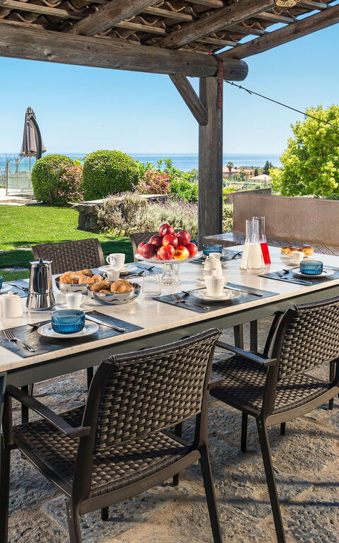 Villa Torre Etnea: Balcony / Terrace / Patio, Building Exterior, Garden, Outdoor