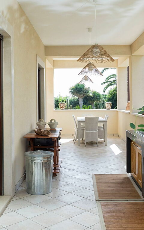 Villa La Plage: Balcony / Terrace / Patio, Kitchen, Outdoor