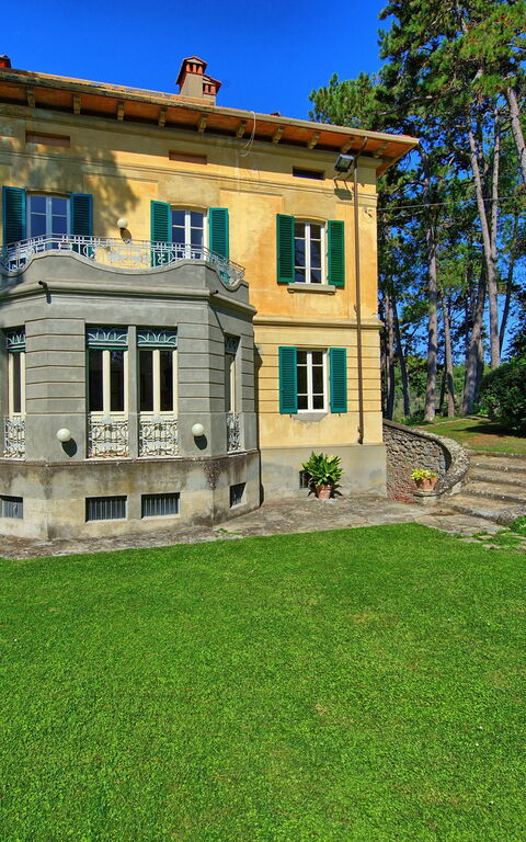 Villa Cuculo: Building Exterior, Garden