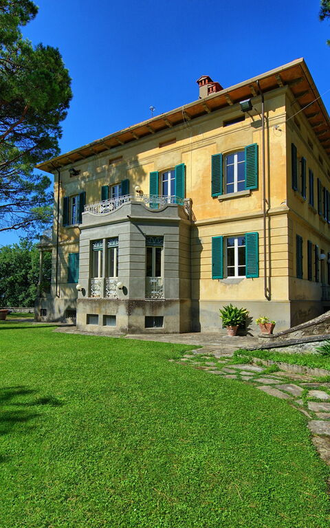 Villa Cuculo: Building Exterior, Garden