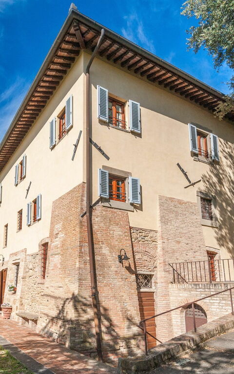 Moriolo: Building Exterior