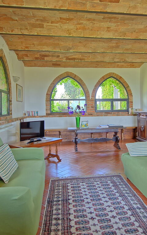 Maggiano: Living Room