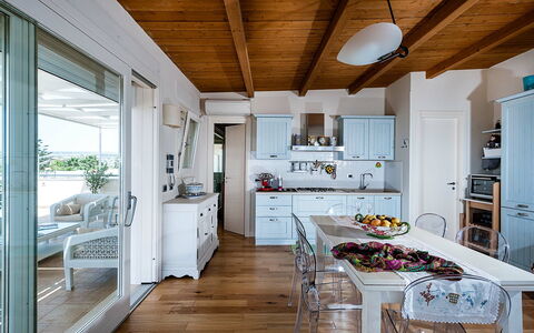 Accommodation Onda: Dining Room, Kitchen, Living Room