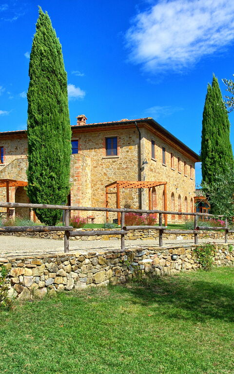 Borgo Mulignone: Building Exterior, Garden