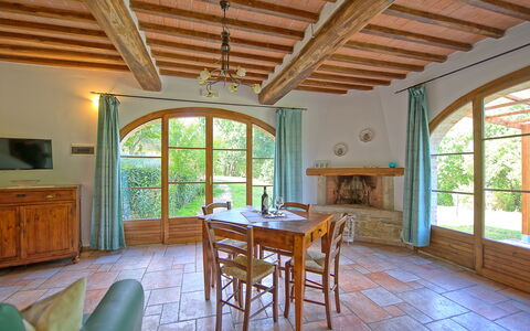 Accommodation Mulignone 2: Dining Room, Kitchen, Living Room