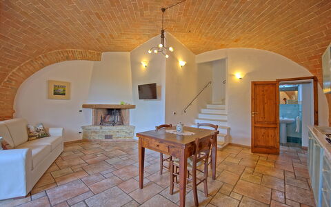 Accommodation Mulignone 9: Dining Room, Kitchen, Living Room