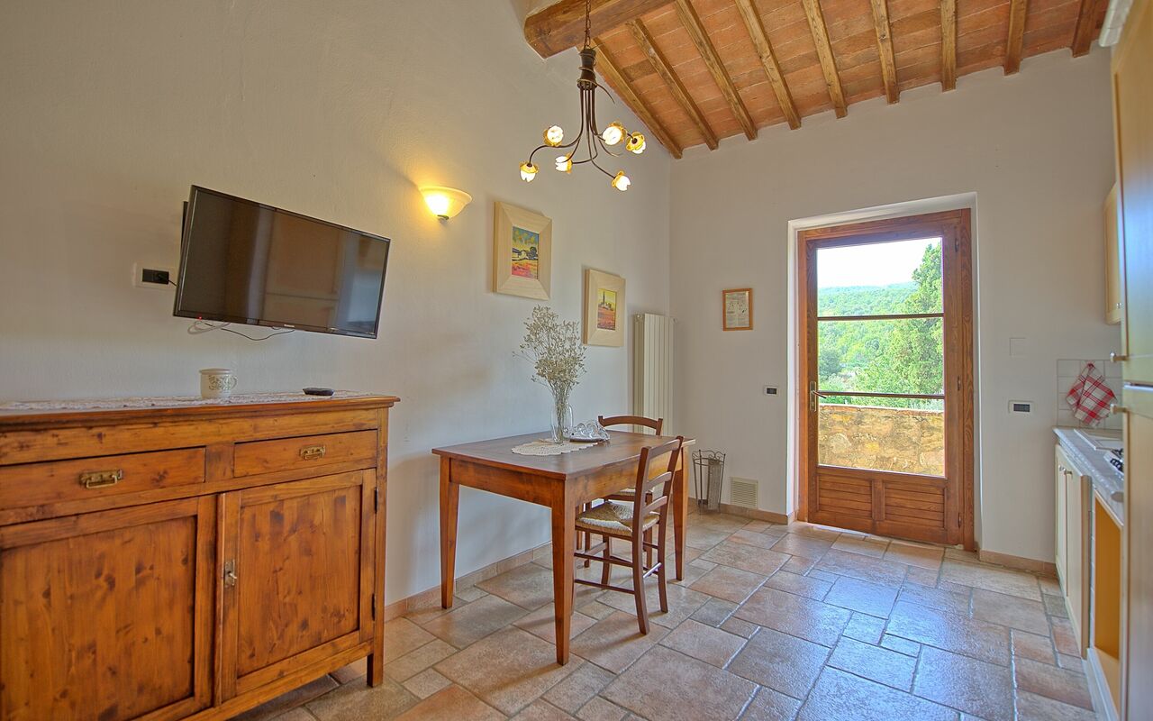 Accommodation Mulignone 15: Dining Room, Living Room