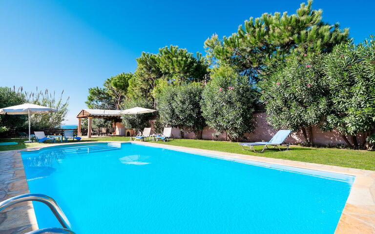 Beachfront Villa Rania: Pool