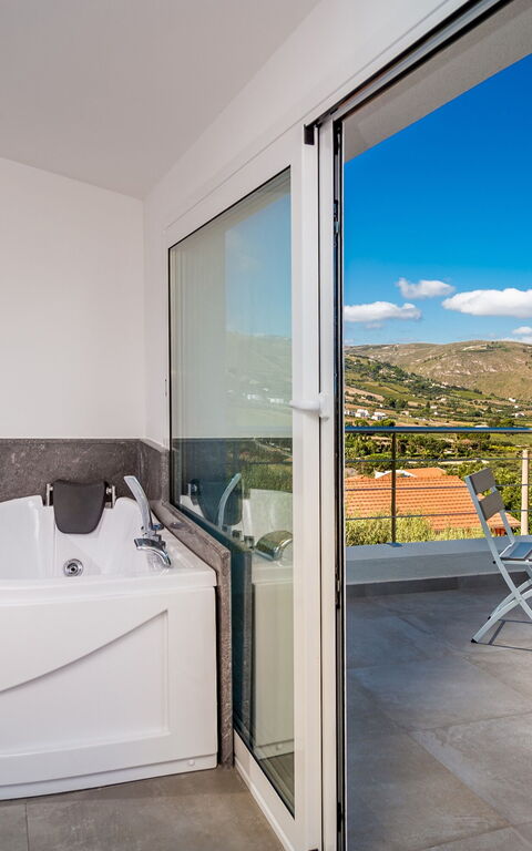 Villa Scire: Balcony / Terrace / Patio, Hot Tub, Outdoor