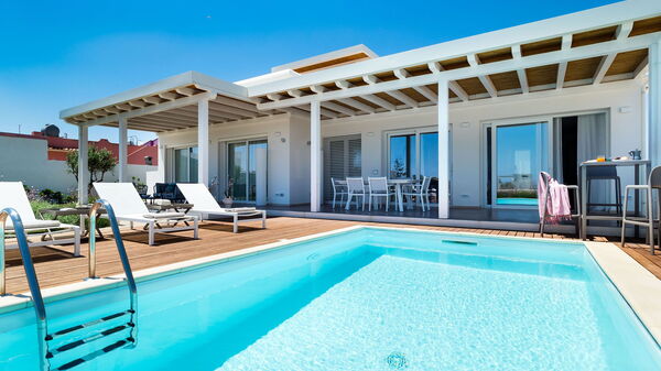 Villa San Lorenzo Palma: Outdoor, Pool