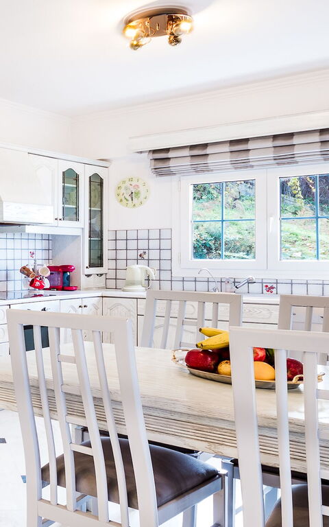 Villa Corfu Panorama: Dining Room, Kitchen