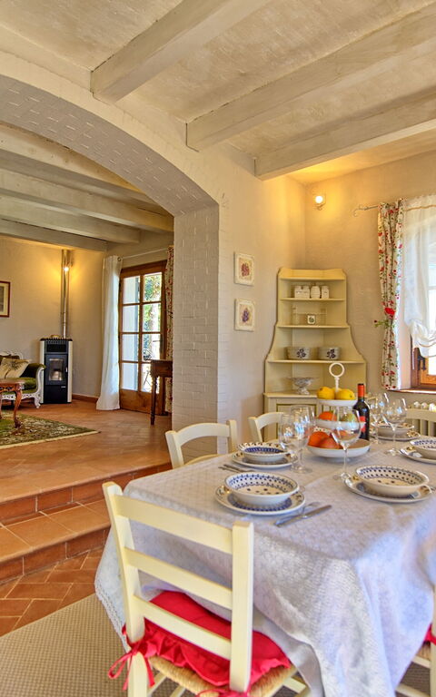 Casa Fioraie: Dining Room, Living Room