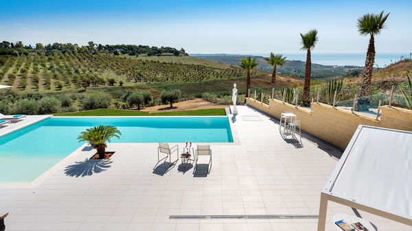 Villa Camemi: Outdoor, Pool, Scenic View, Summer