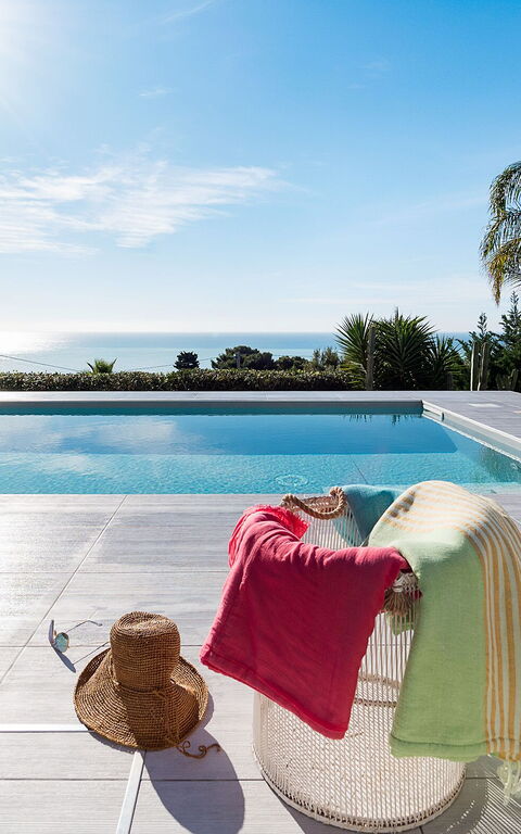 Villa Pales: Pool, Scenic View