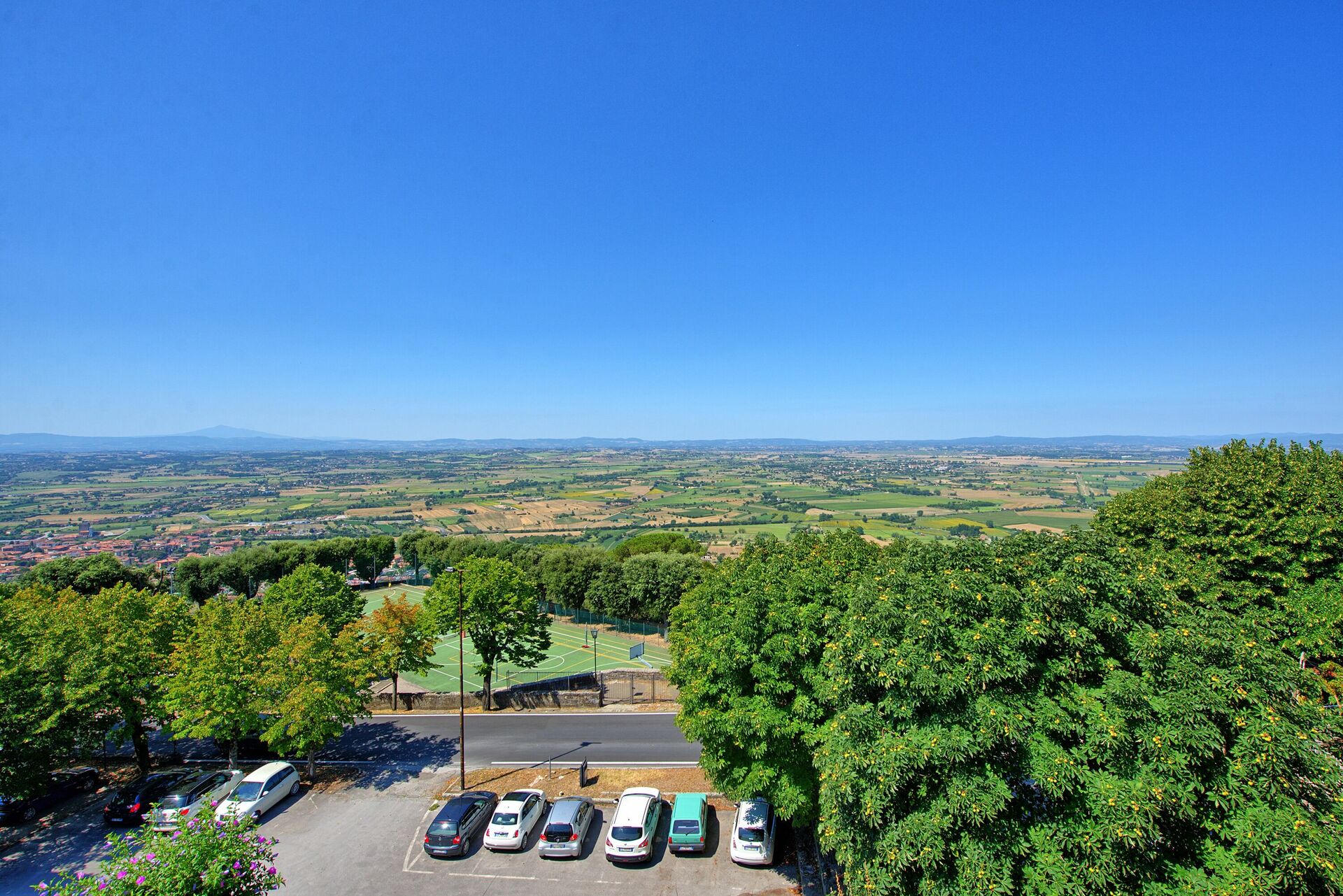 Messere, Apartment rental in Cortona Tuscany 5 sleeps in 2 bedrooms