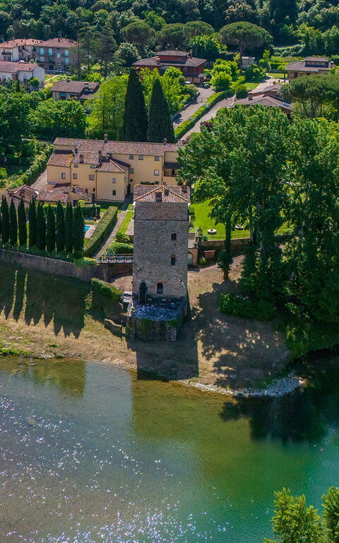 Santa Flora: Outdoor, Scenic View