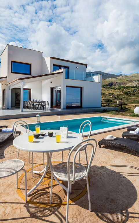 Villa Livreri: Garden, Outdoor, Pool, Summer