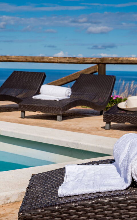 Villa Livreri: Outdoor, Pool