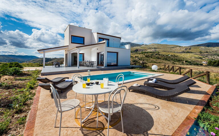 Villa Livreri: Garden, Outdoor, Pool, Summer