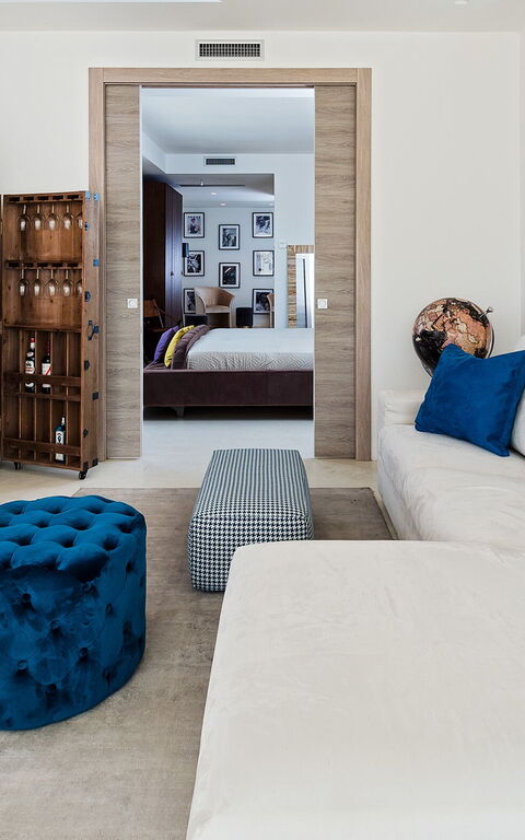 Villa Contra: Living Room