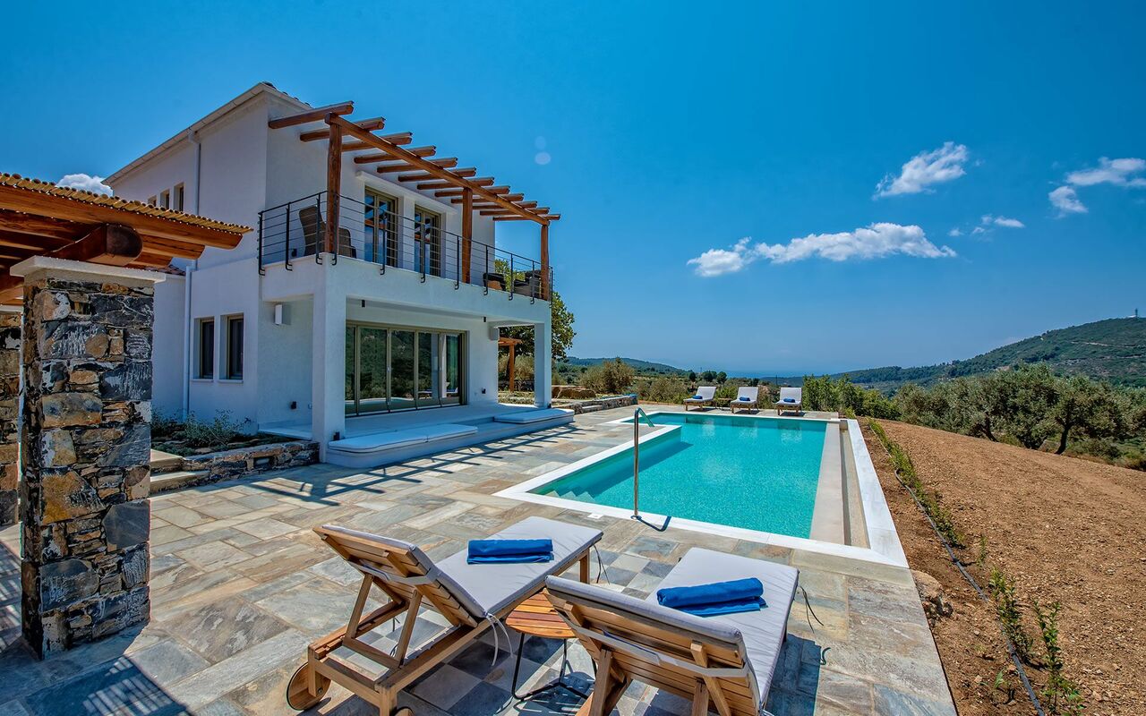 Villa Lyra: Outdoor, Pool