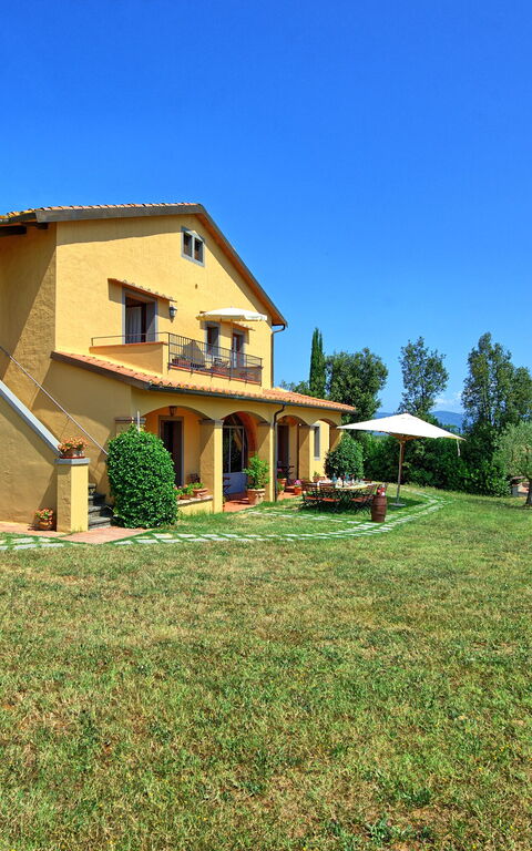 Nicola: Garden, Outdoor