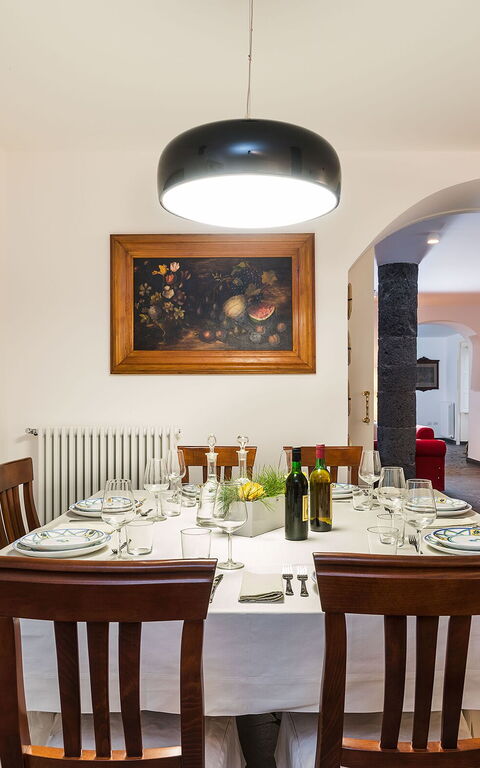 Etna Retreat: Dining Room