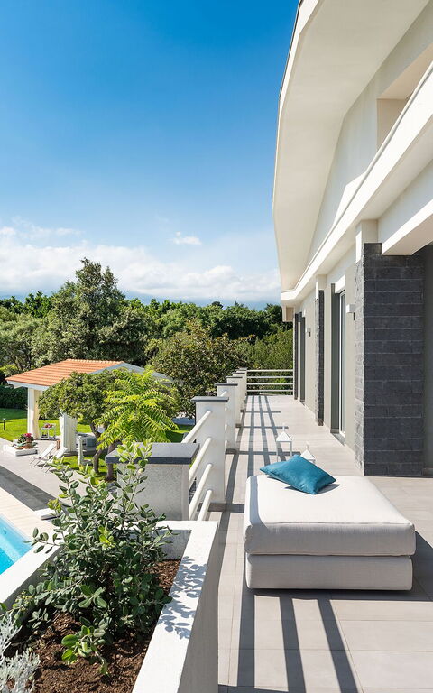 Villa Isabella: Balcony / Terrace / Patio, Pool