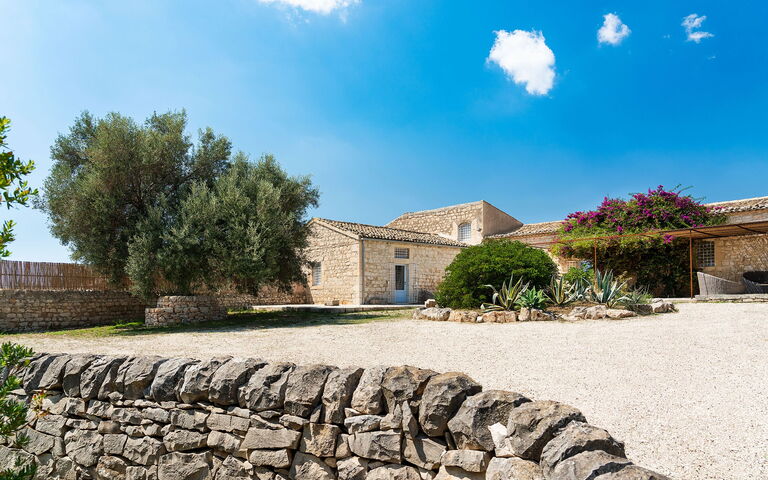 Villa Dimora Pura: Garden, Outdoor