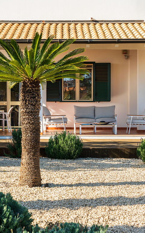 Anny: Building Exterior, Garden