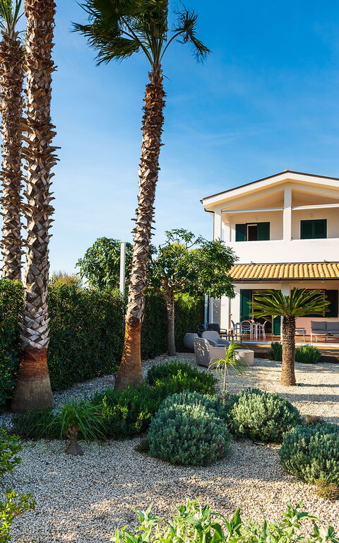 Anny: Building Exterior, Garden