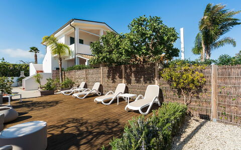 Accommodation Calantha: Balcony / Terrace / Patio