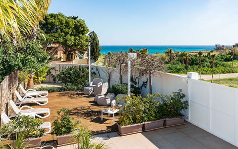 Accommodation Calantha: Balcony / Terrace / Patio